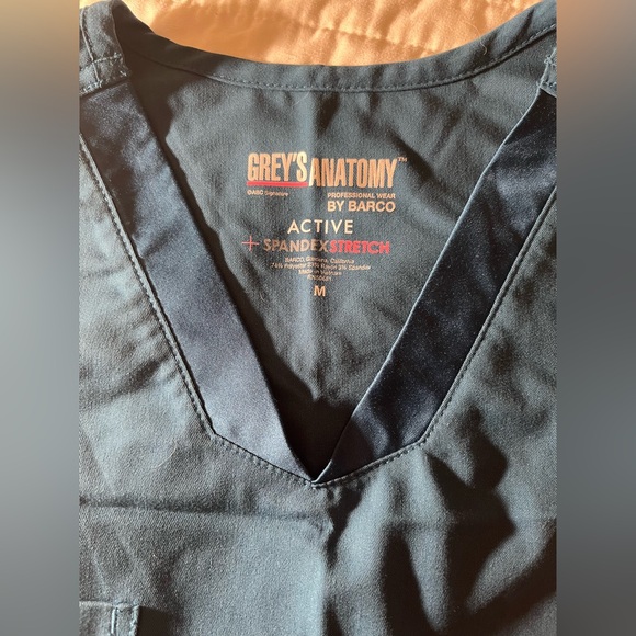 Bree 1-Pocket Tuck-In Scrub Top - Picture 4 of 4